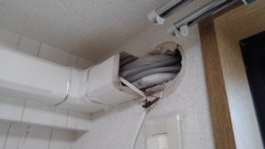 ゴキブリ侵入経路エアコンホース