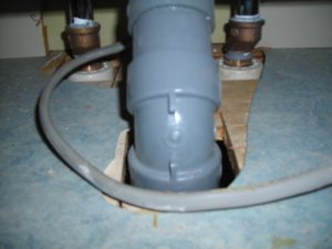 配管ゴキブリ侵入口